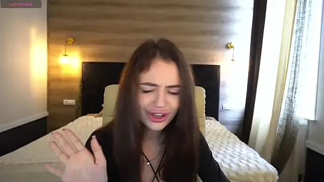 AmanetShine from StripChat is Freechat
