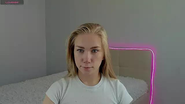 AmberArt from StripChat is Freechat