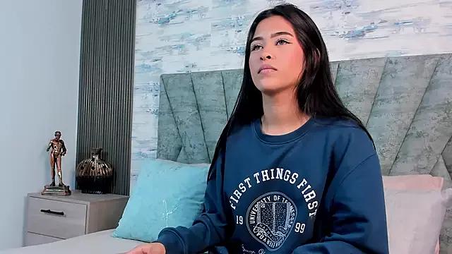 AmberLewwis from StripChat is Freechat