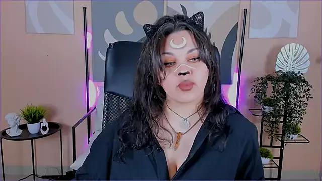 AmiraDevill from StripChat is Freechat