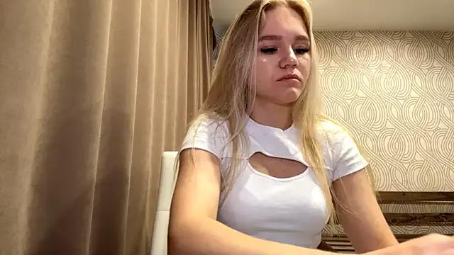 Annarill from StripChat is Freechat