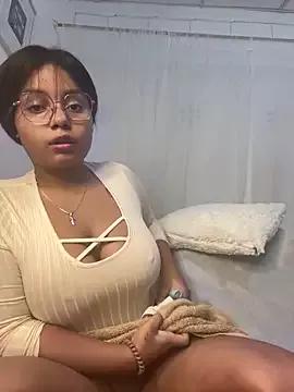 AnnePrince- from StripChat is Freechat