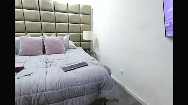 AnnyHizzle from StripChat