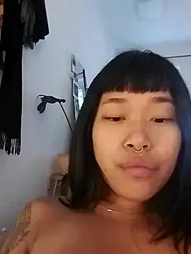 AsianChii from StripChat is Freechat