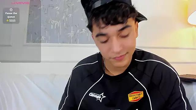 Austin_Cardieff from StripChat is Freechat