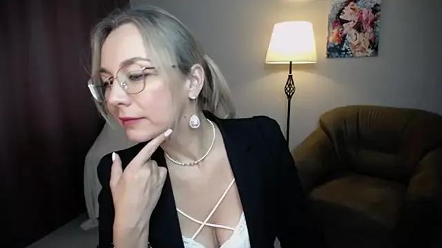 Ava_Elior from StripChat is Freechat