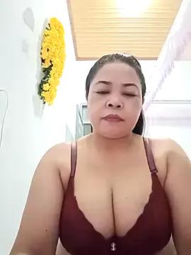 Baby-bigtits2024 from StripChat is Freechat