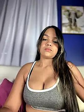 BellaBlazey from StripChat is Freechat