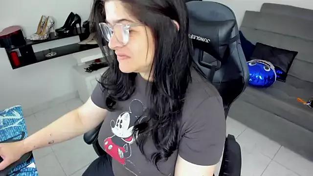 BellaFlaming from StripChat