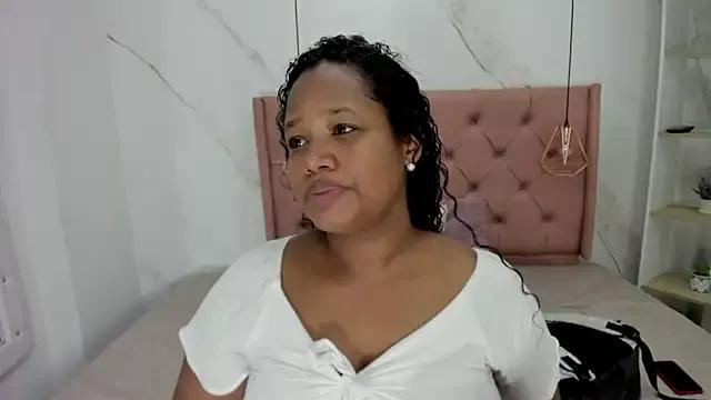 Belle_Brunette from StripChat