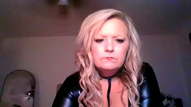 BigTitBarbie68 from StripChat is Freechat