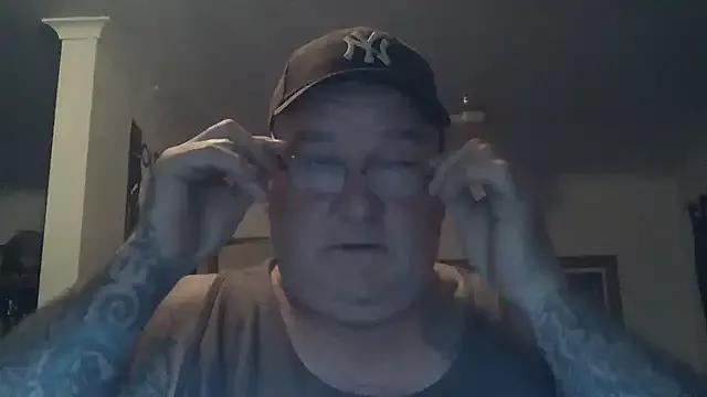 BLUEYEDBEAR69 from StripChat is Freechat