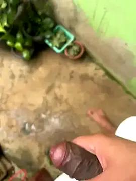 Boysquirt from StripChat