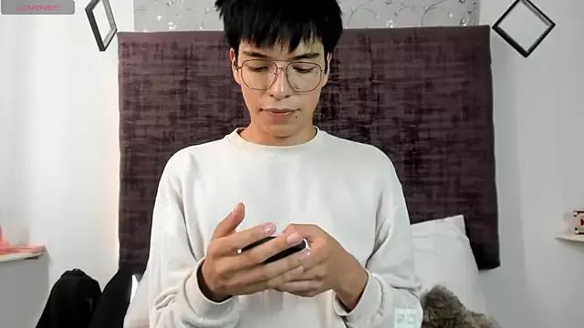 callmesugar_wolf from StripChat is Freechat