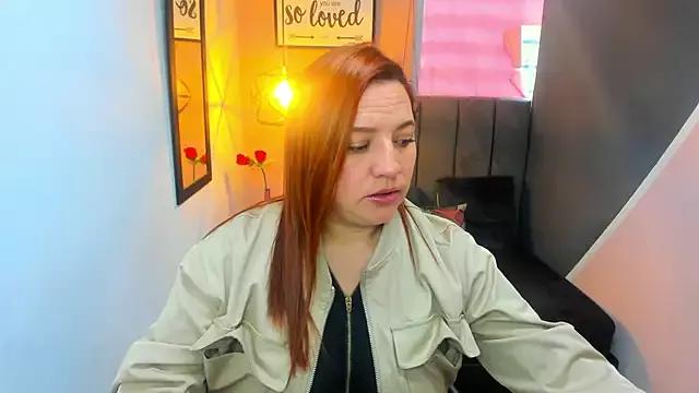 Caro_greyxxx from StripChat is Freechat