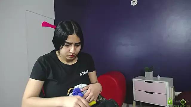 caroline_blake01 from StripChat is Freechat
