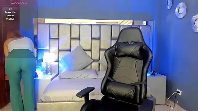 Cata_Joness from StripChat is Freechat