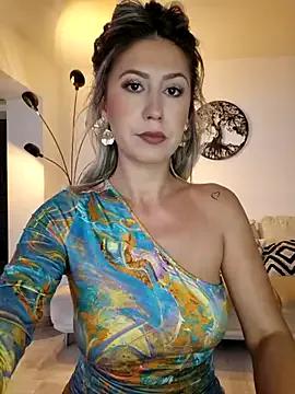 CelynaRoss from StripChat
