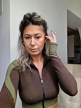 CelynaRoss from StripChat