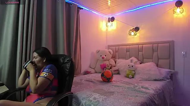 chanell__toledo from StripChat is Freechat