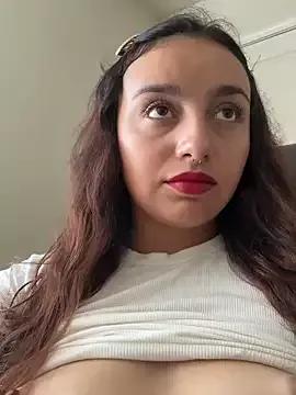 CharmingMaddie from StripChat is Freechat