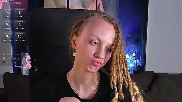 cherry_north on StripChat