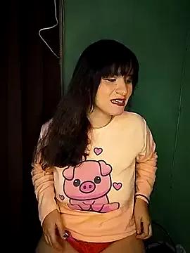 coralineruso from StripChat is Freechat