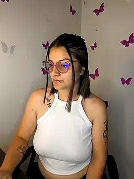 Coralinne__ from StripChat is Freechat