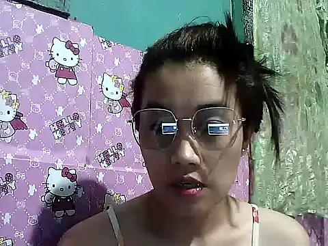 CreamyPussy30 from StripChat is Freechat
