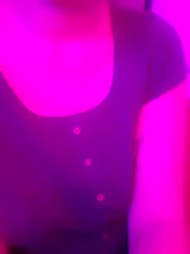 Cris_Redd from StripChat is Freechat