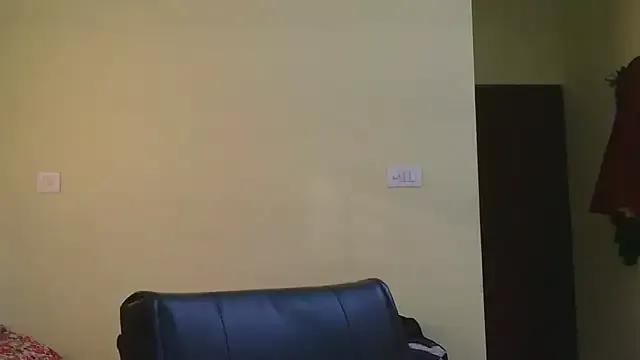 Cute-Simmi69 from StripChat