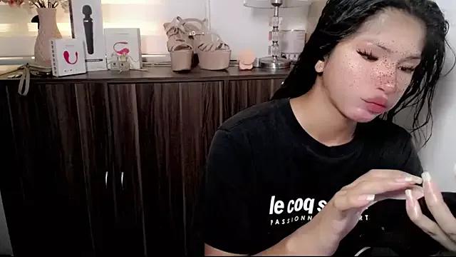 Cutierhyxx from StripChat is Freechat
