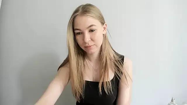 Dana_flowers from StripChat