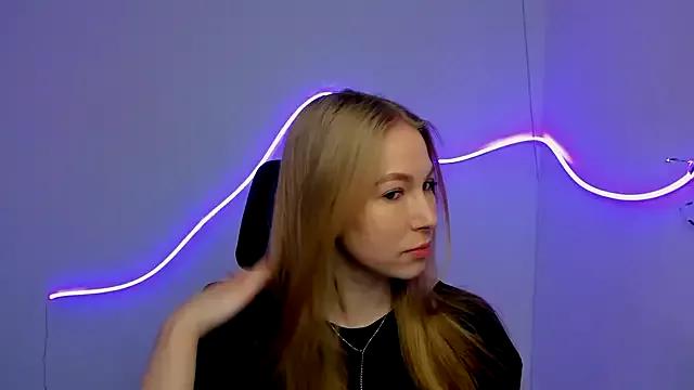 Dana_flowers from StripChat