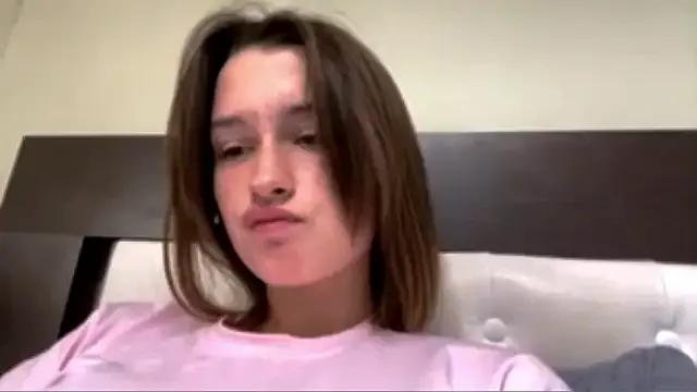 DarlineBrustera from StripChat is Freechat