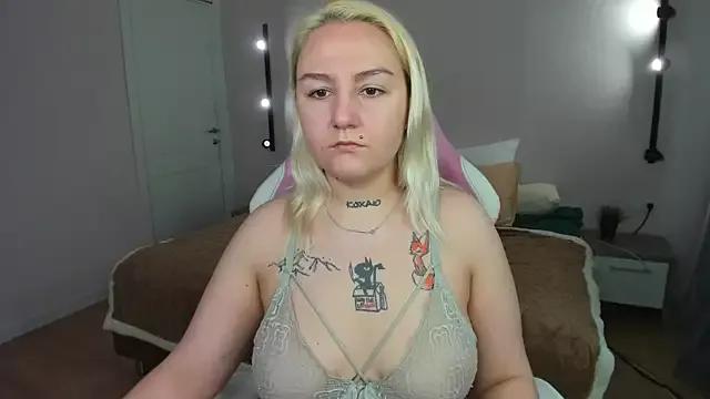 Debbie_Taylor from StripChat is Freechat