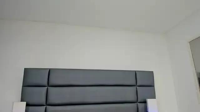 DulceZoee from StripChat is Freechat