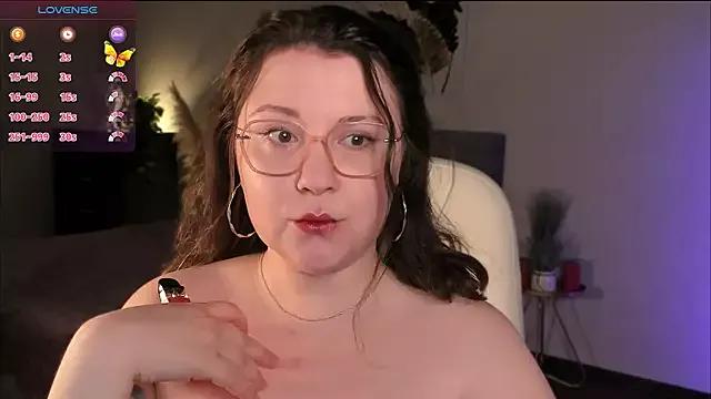 Edalyn_Af from StripChat is Freechat