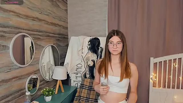 EditaBand from StripChat is Freechat
