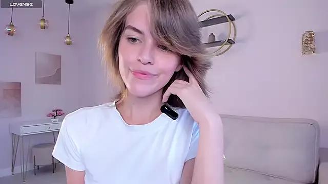 EleneButton from StripChat is Freechat