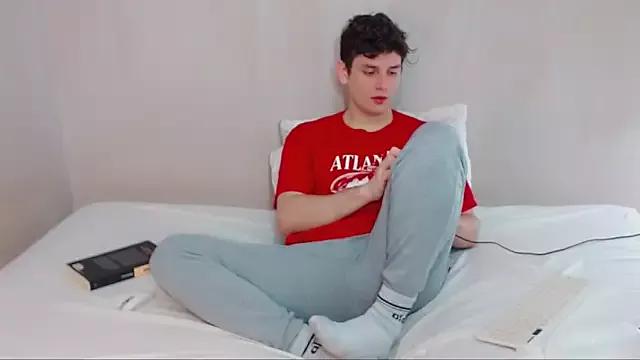 Elio555 from StripChat is Freechat