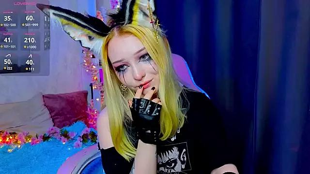 ElswythCovil from StripChat is Freechat