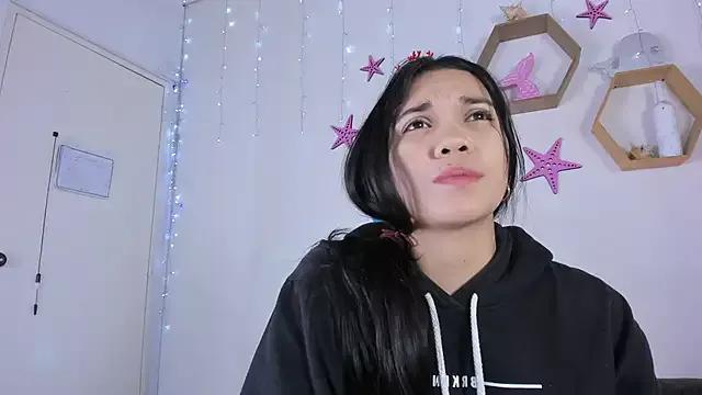 Emiily_Parkerr from StripChat