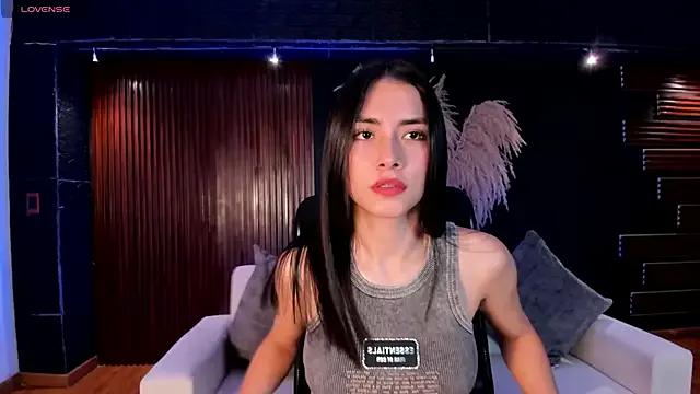 Emmaa_Robertss from StripChat