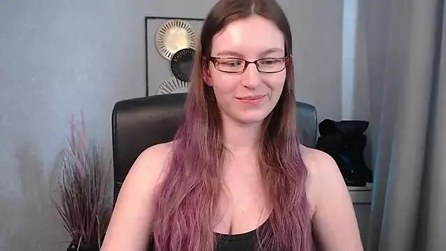 emmaxDelight from StripChat