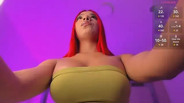 Emmily_Savage from StripChat