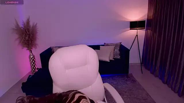 emmy_walker from StripChat