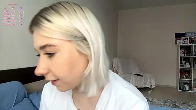 Golden_Vibe from StripChat is Freechat