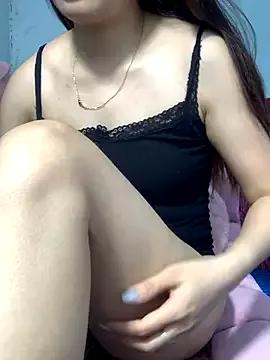Hoanami from StripChat is Freechat