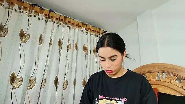 iris_mandarine from StripChat is Freechat